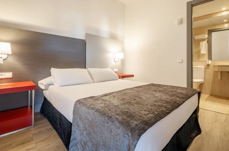 Habitación doble Hotel ILUNION Romareda Zaragoza