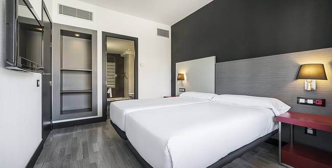 habitaciones hotel ILUNION Romareda habitaciones hotel en zaragoza