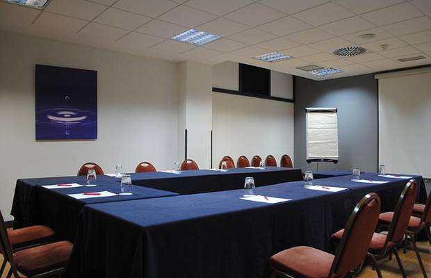 Sala A Hotel ILUNION Romareda Zaragoza