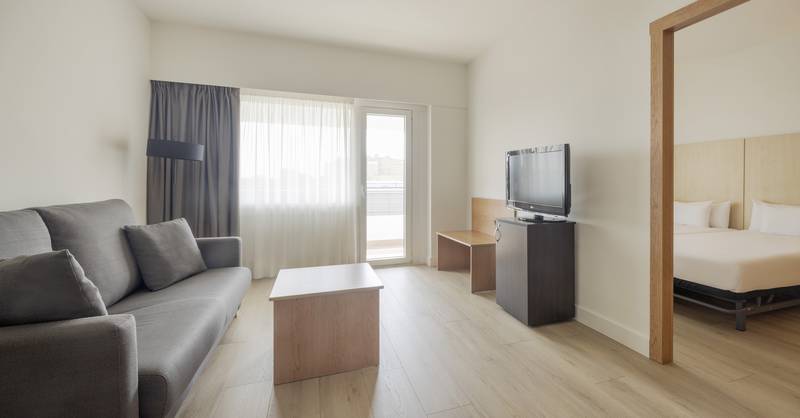  Hotel ILUNION Romareda Zaragoza