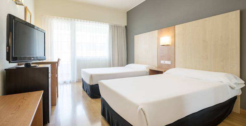  Hotel ILUNION Romareda Zaragoza